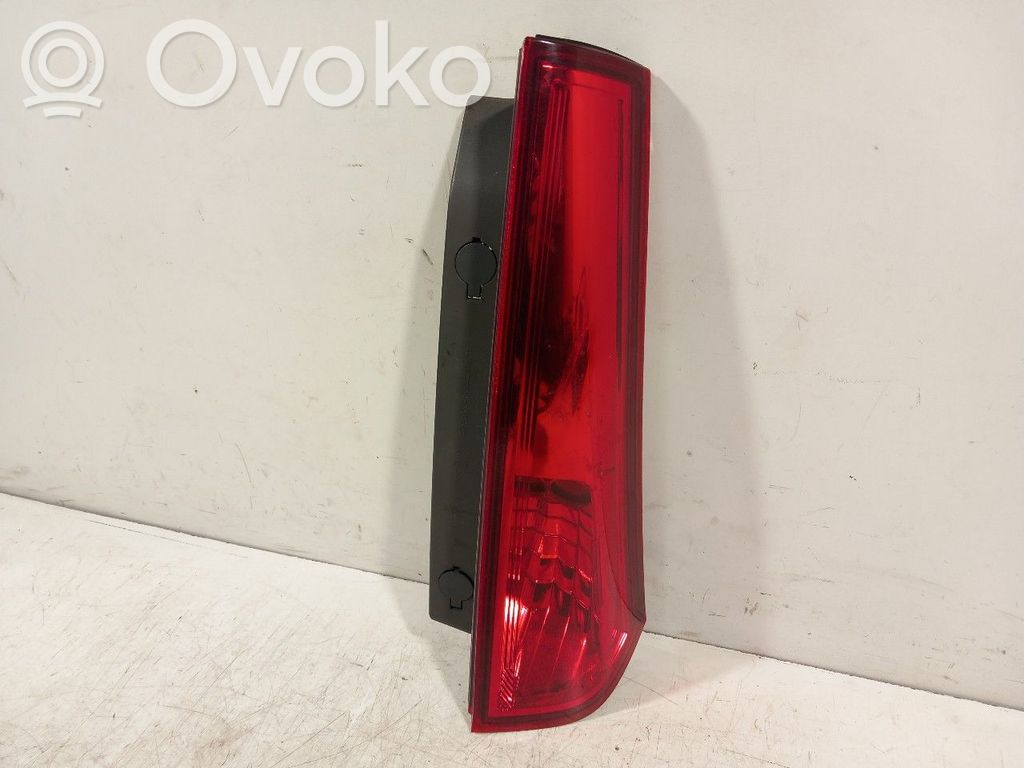 KIA Ceed Luci posteriori 