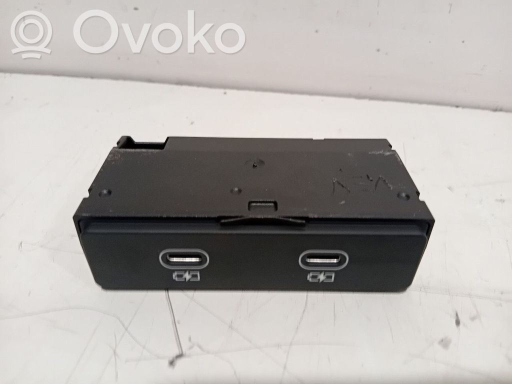 Enchufe conector entrada auxiliar   4N1035954A