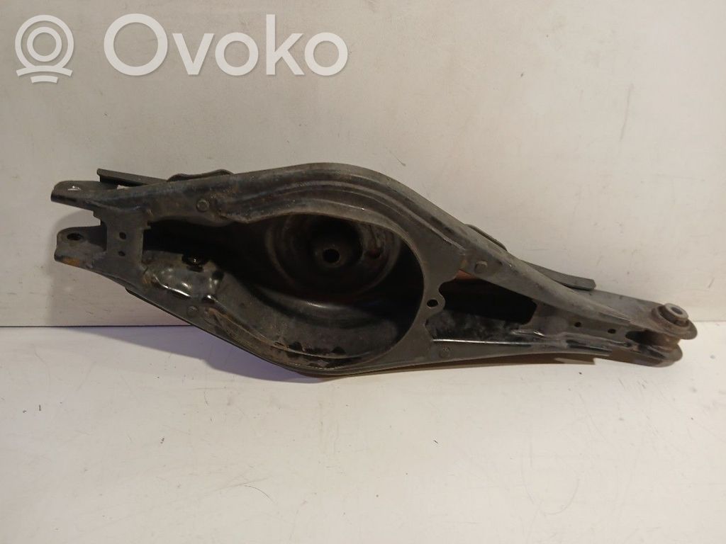 Volvo XC40 Takatukivarsi