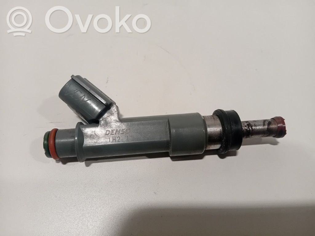 Inyector de combustible   2325001110