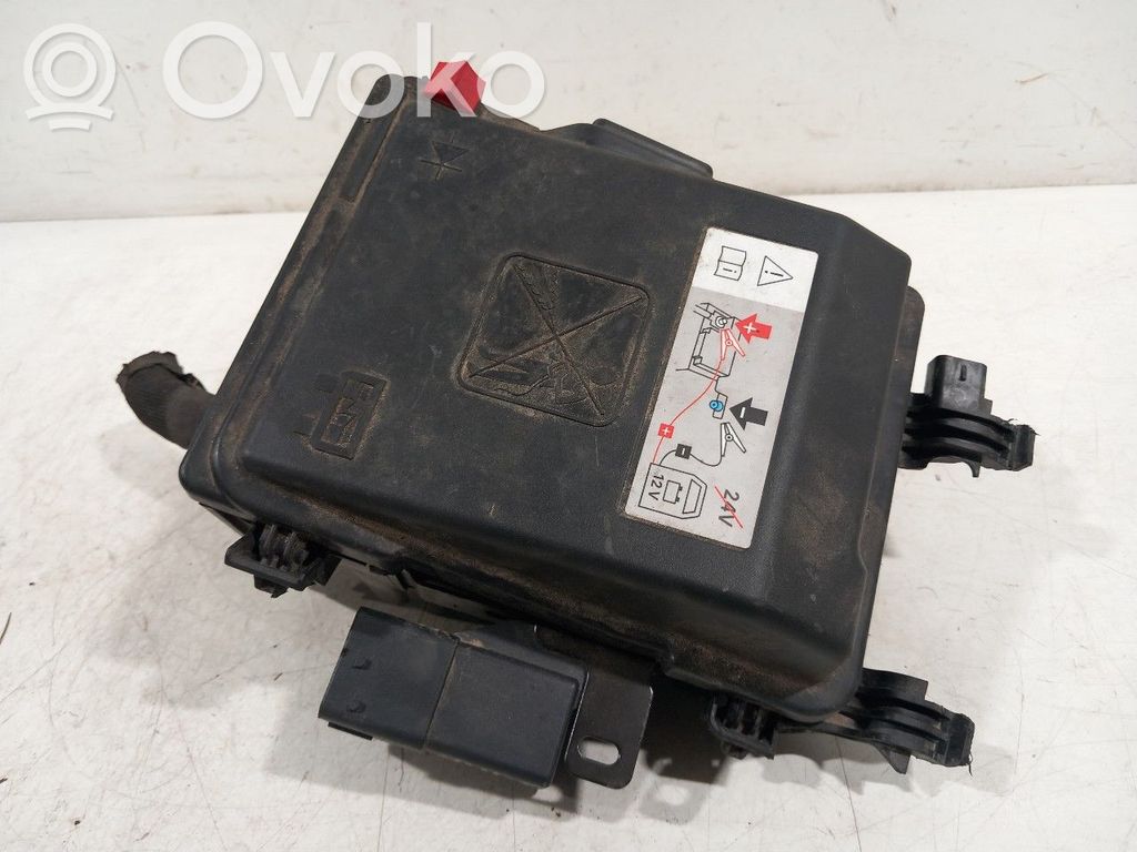 Opel Vivaro Sicherungskasten komplett 