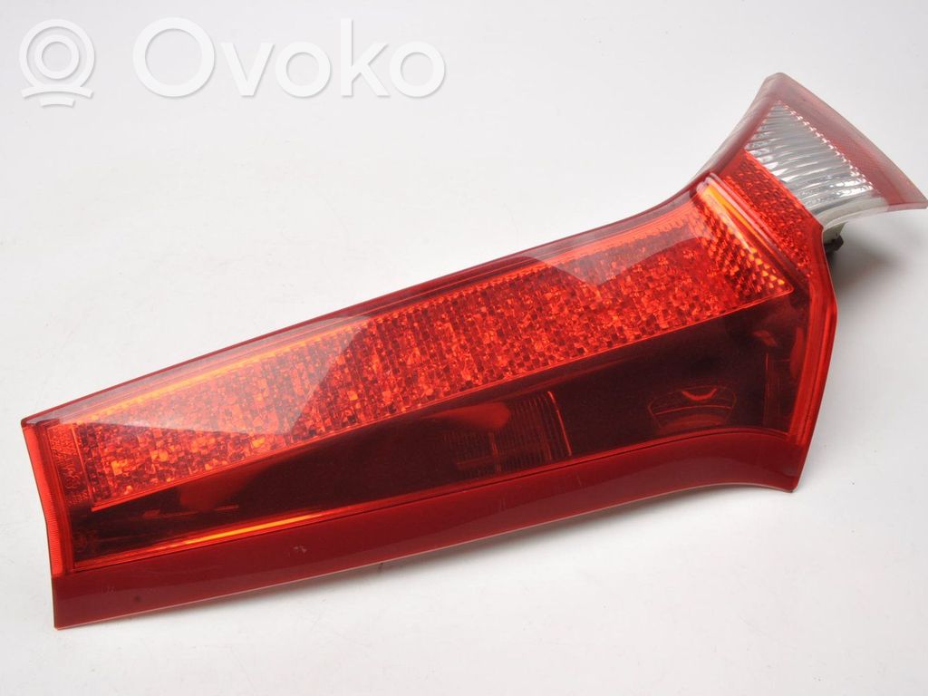 Tailgate rear/tail lights