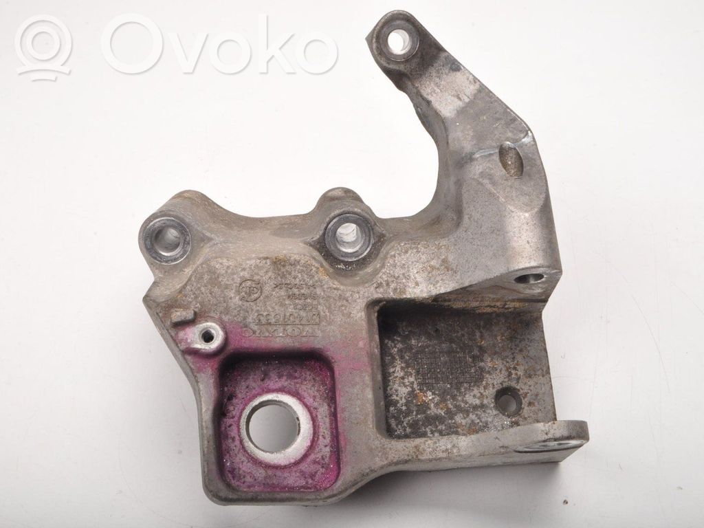 Engine mount bracket   31401633