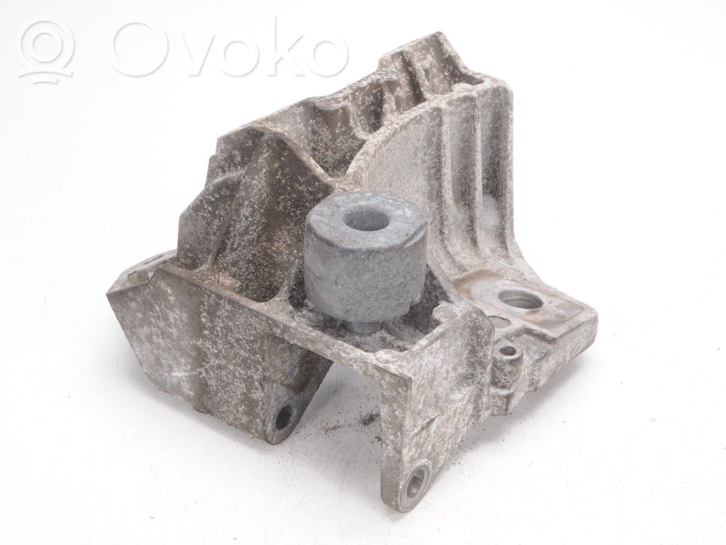 Engine mount bracket   6G926P096FC
