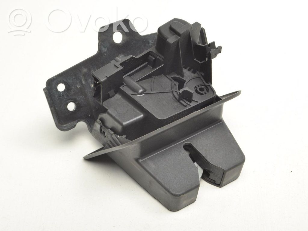 Volvo S60 Tailgate lock latch 