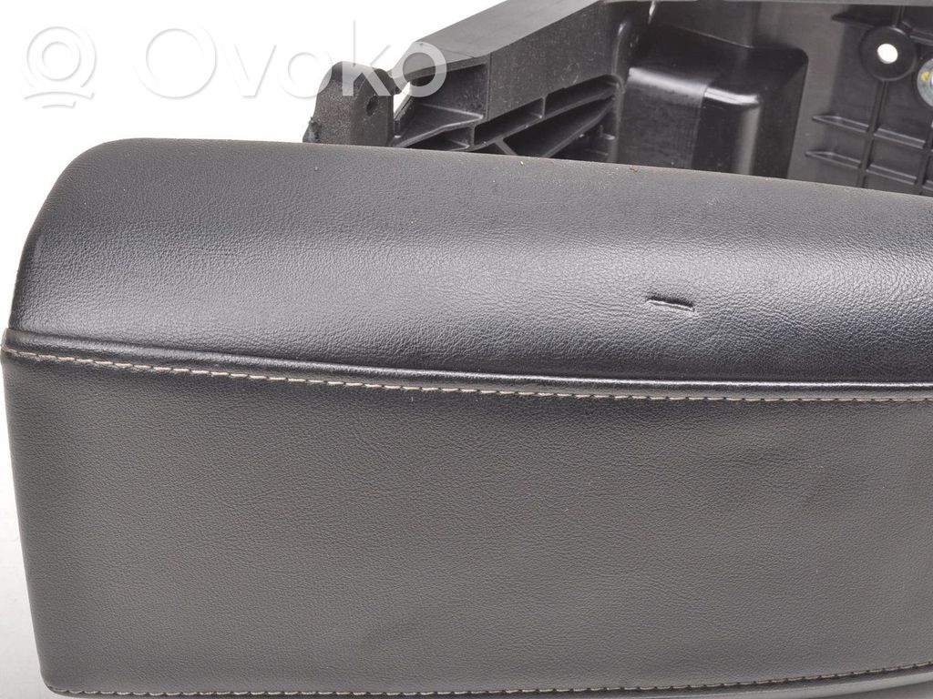 Volvo V40 Armrest 
