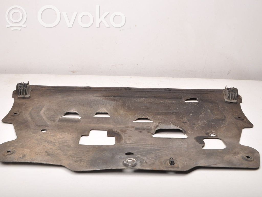 Volvo XC90 Engine splash shield/under tray 