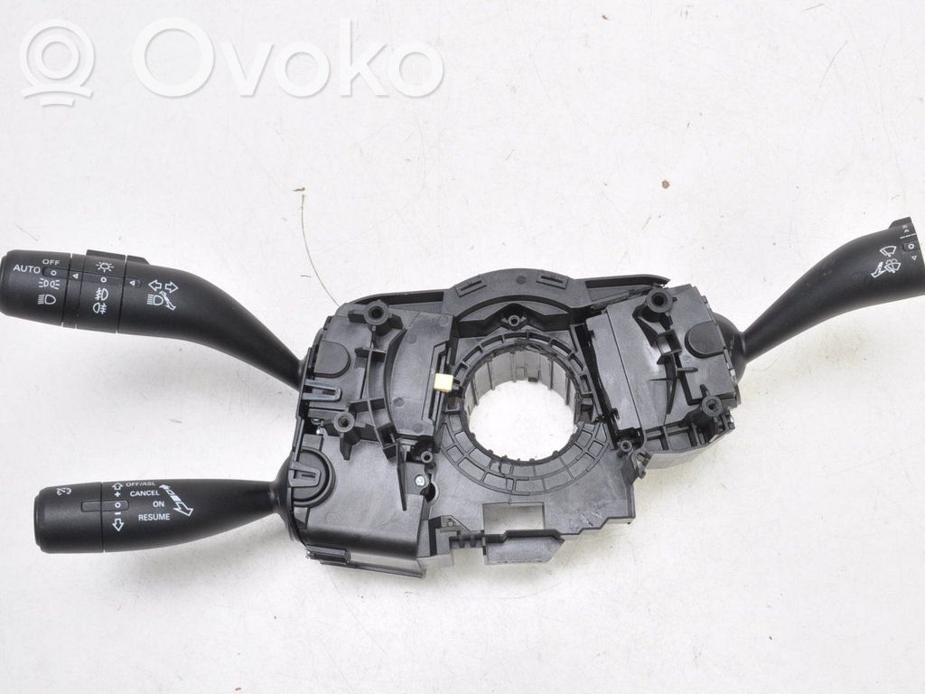 MG ZS A set of switches 