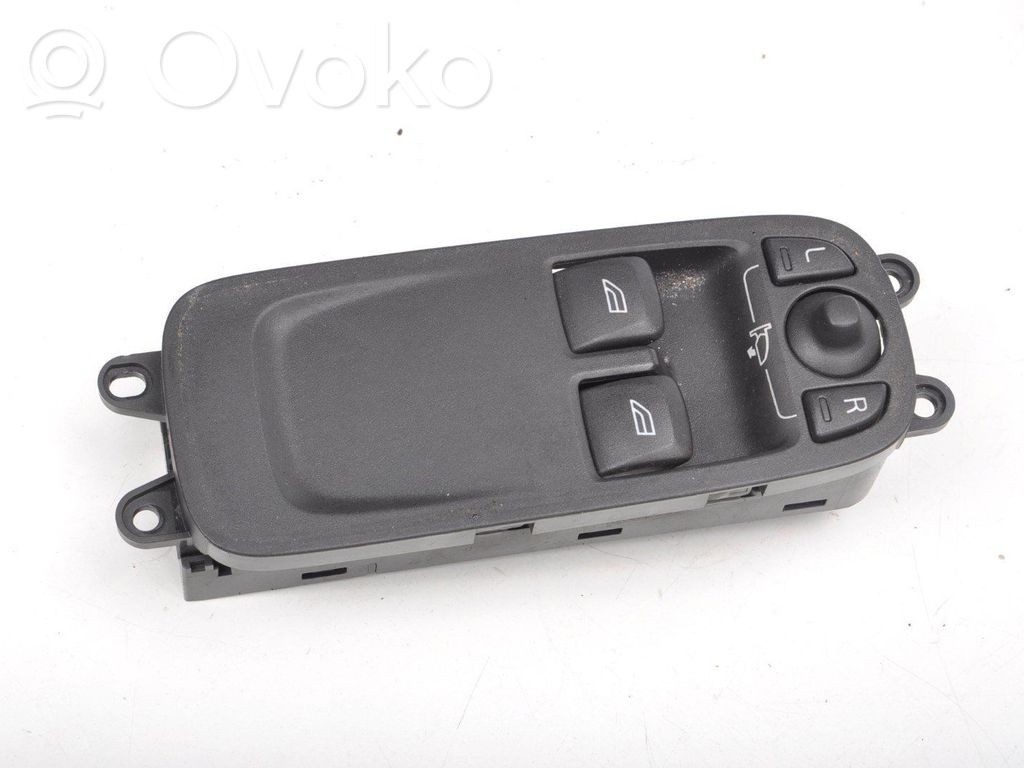 Volvo C30 Quarter vent window switch 
