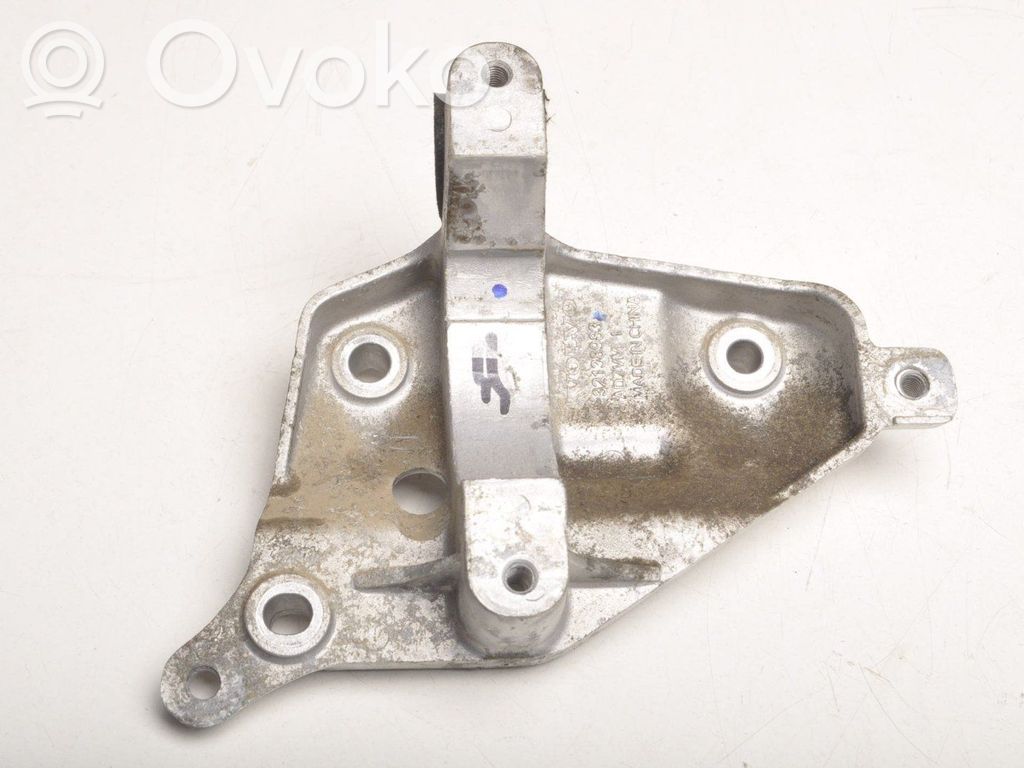 Engine mount bracket   32138983