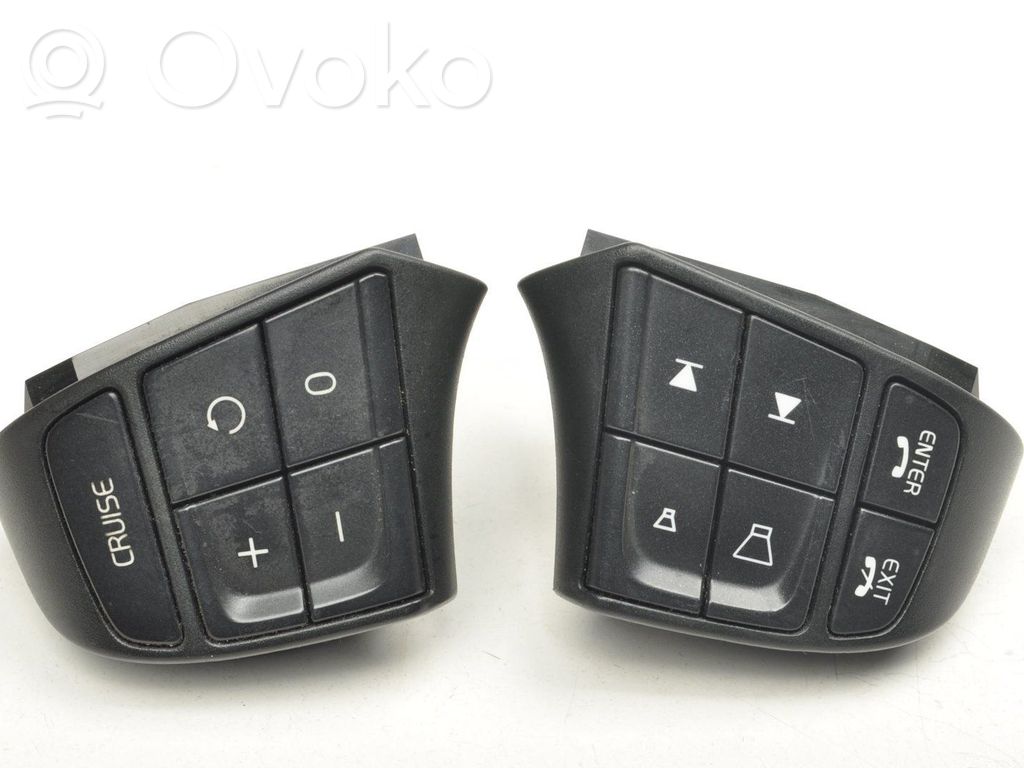 Boutons / interrupteurs volant   30739640,30739638