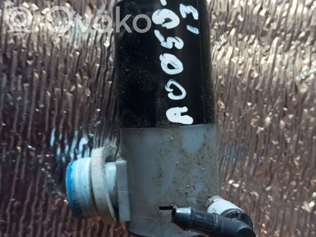 Volvo V40 Headlight washer pump 