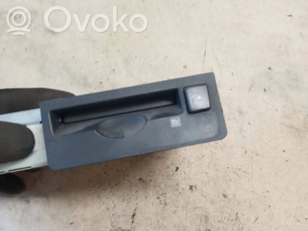 Volvo XC90 CD/DVD changer 