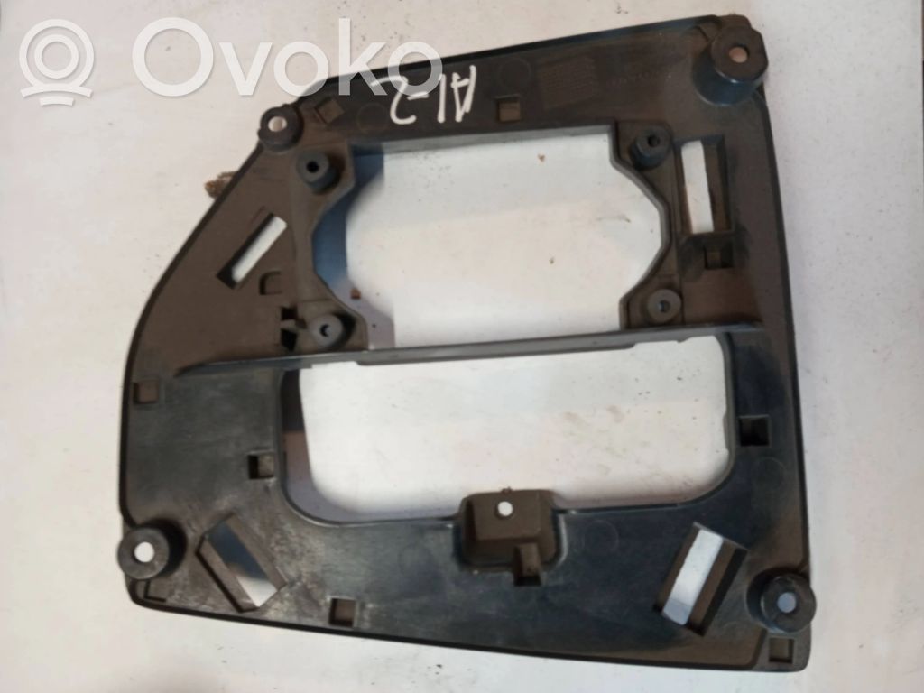 Volvo XC70 Panelės apdailos skydas (centrinis) 