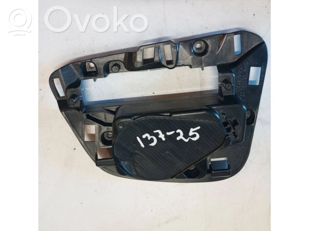 Volvo XC60 Dash center speaker trim cover 