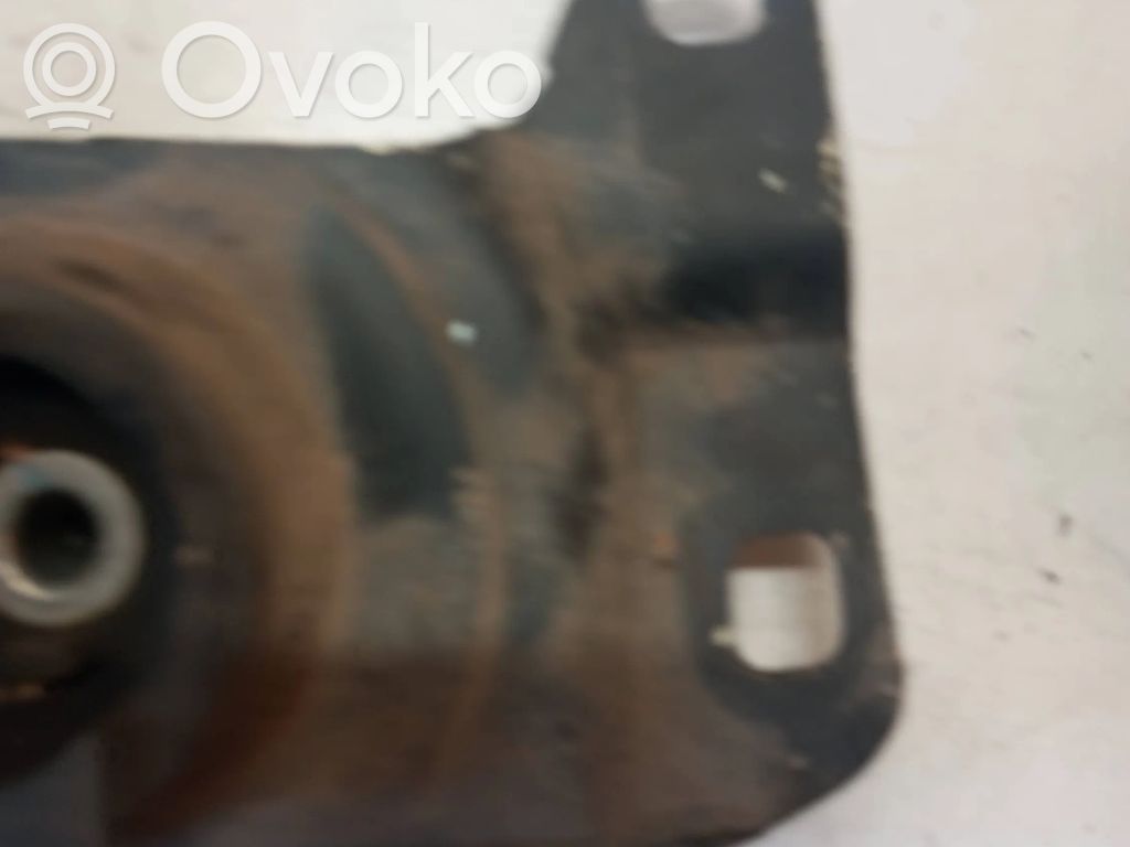 Volvo C30 Engine mount bracket 