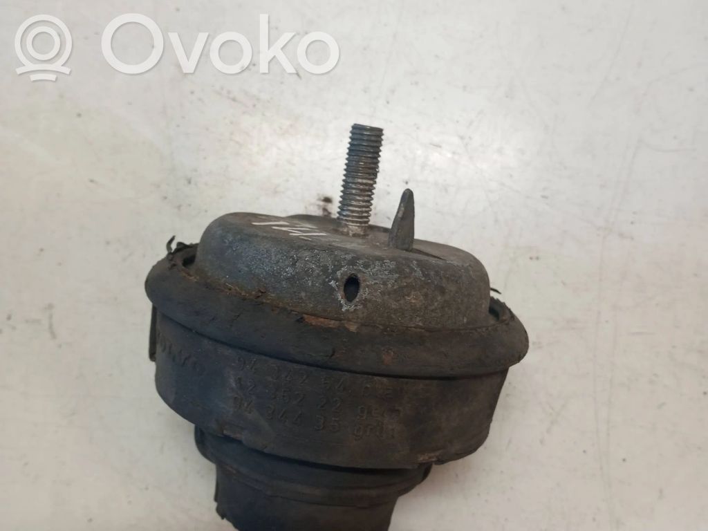 Volvo S70  V70  V70 XC Engine mount bracket 