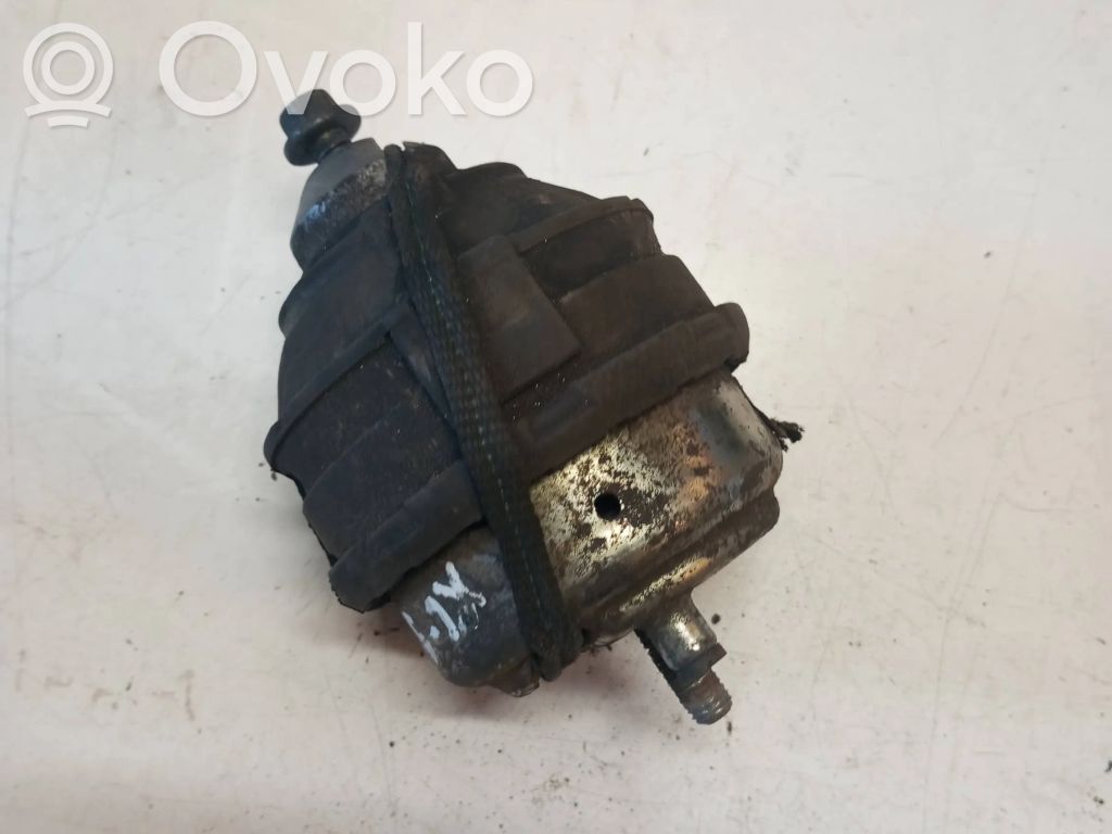 Volvo S80 Engine mount bracket 