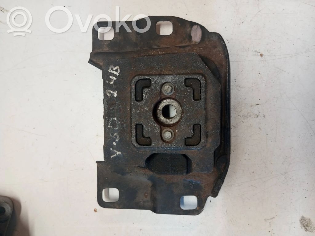 Volvo V50 Engine mount bracket 