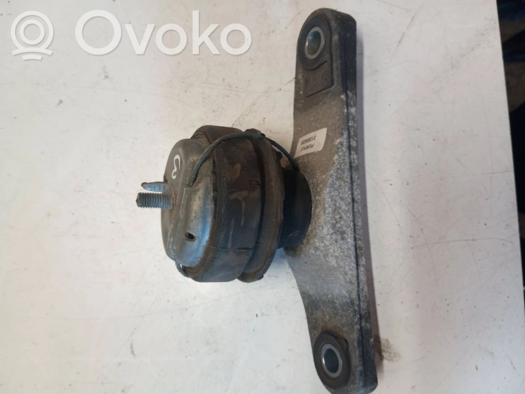 Volvo V40 Engine mount bracket 