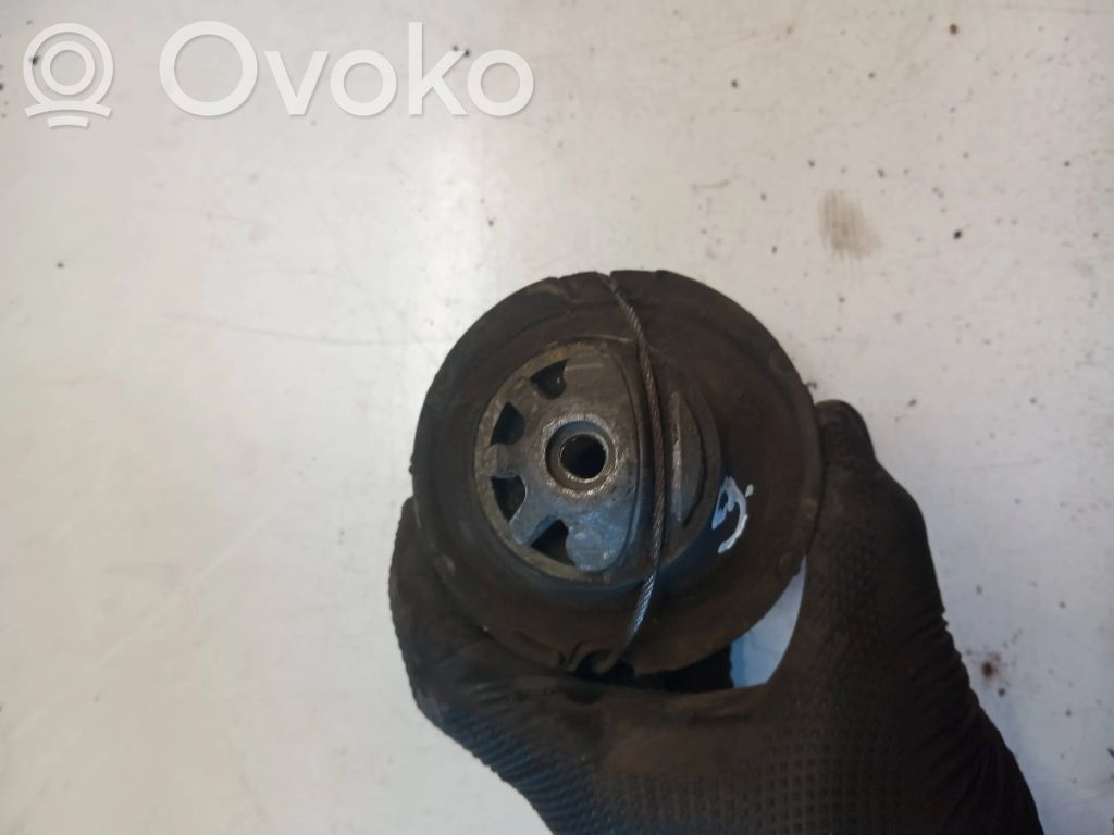 Volvo V70 Engine mount bracket 