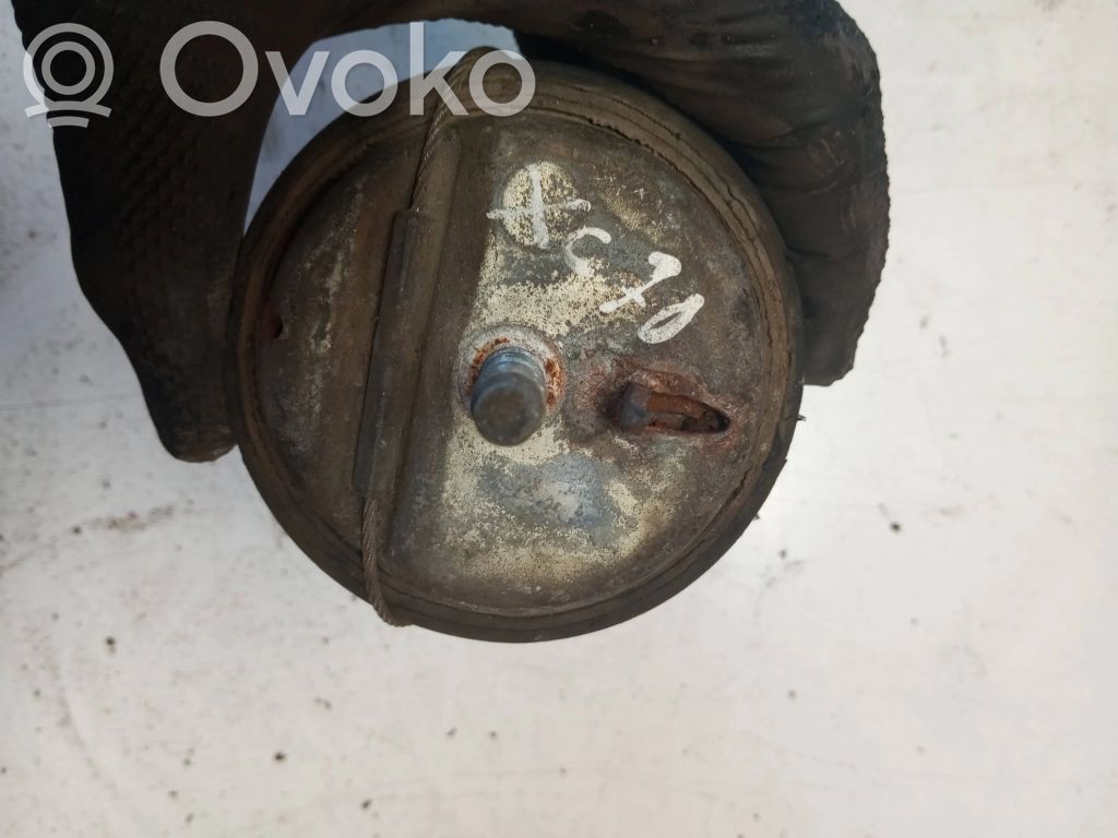 Volvo S80 Engine mount bracket 