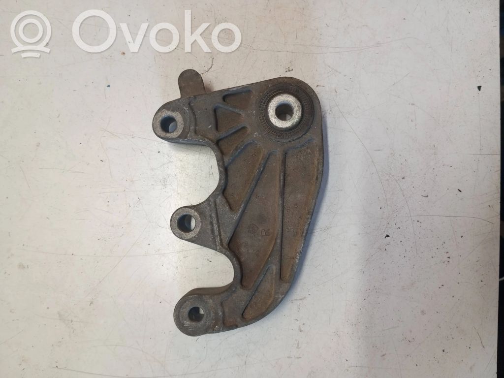 Volvo V50 Gearbox mounting bracket 