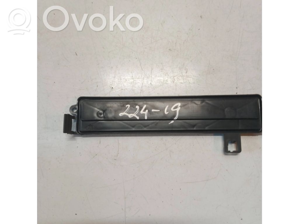 Pokrywa mikrofiltra kabiny   6G9N18K472AB