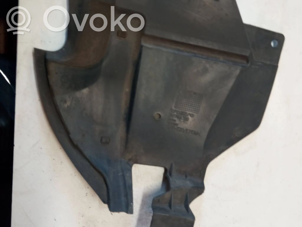 Volvo XC90 Engine splash shield/under tray 