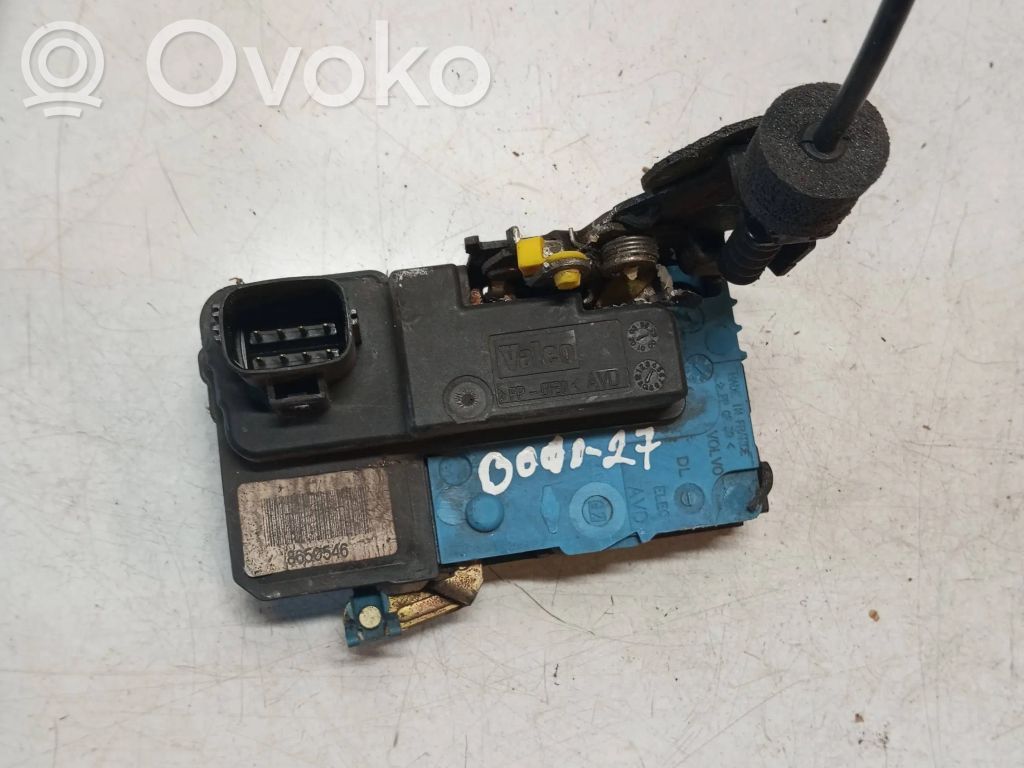 Volvo S60 Priekšpusē slēdzene 