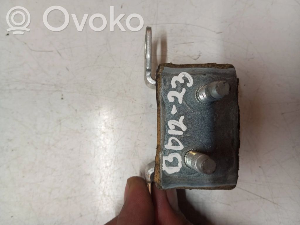 Volvo V40 Tailgate/trunk/boot hinge 