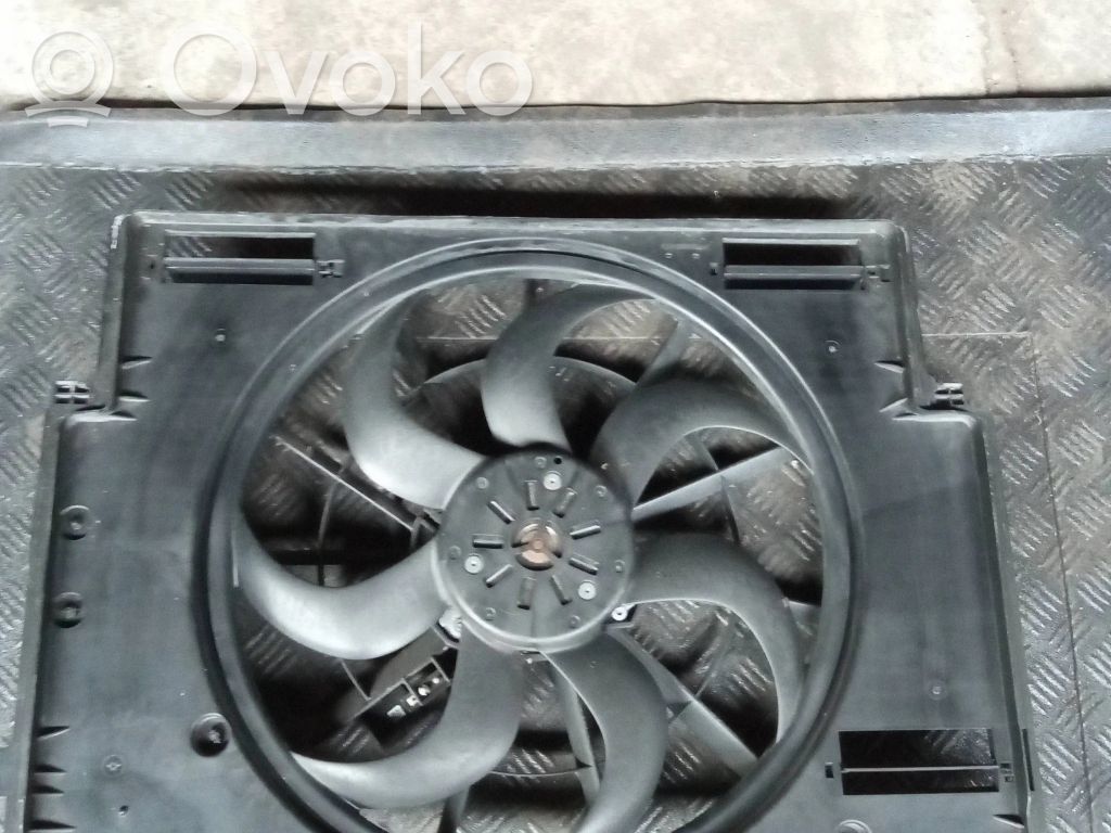 Volvo XC40 Elektryczny wentylator chłodnicy 