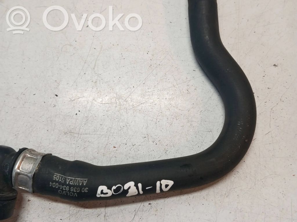 Volvo XC90 Engine coolant pipe/hose 