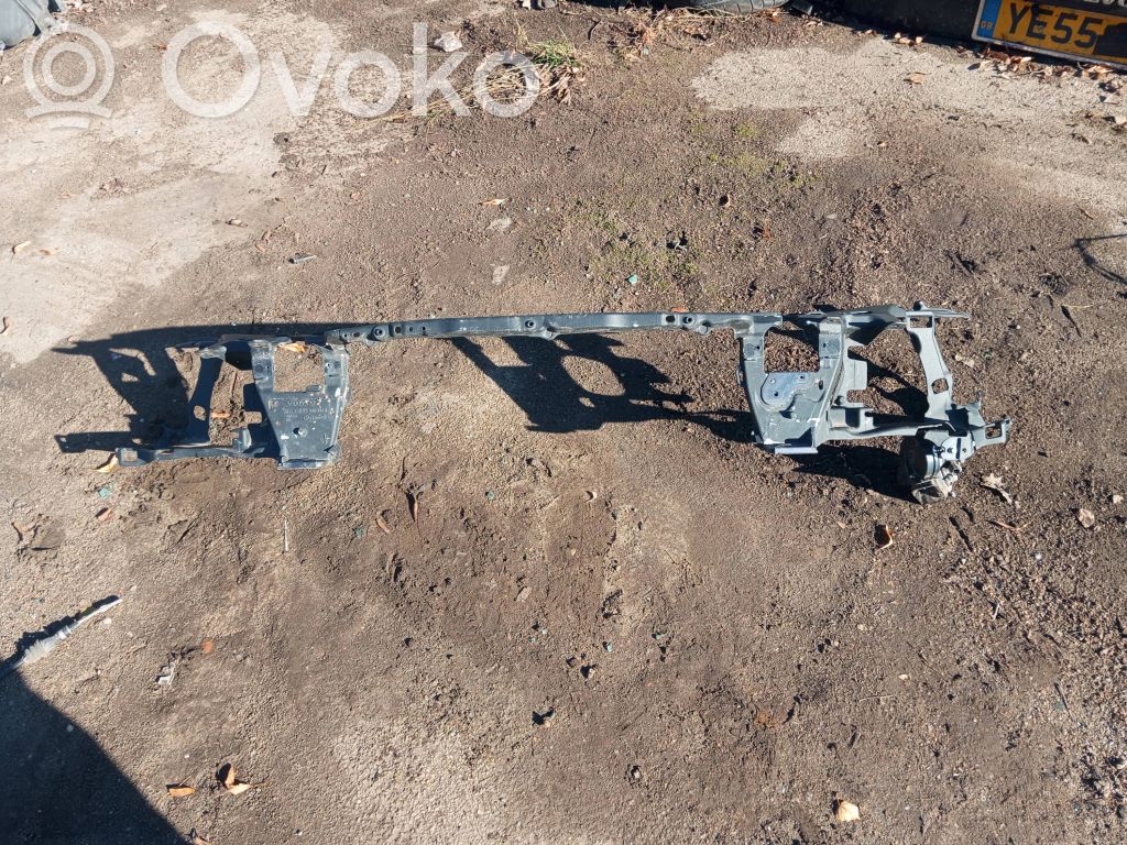 Volvo V60 Radiatorių panelė 