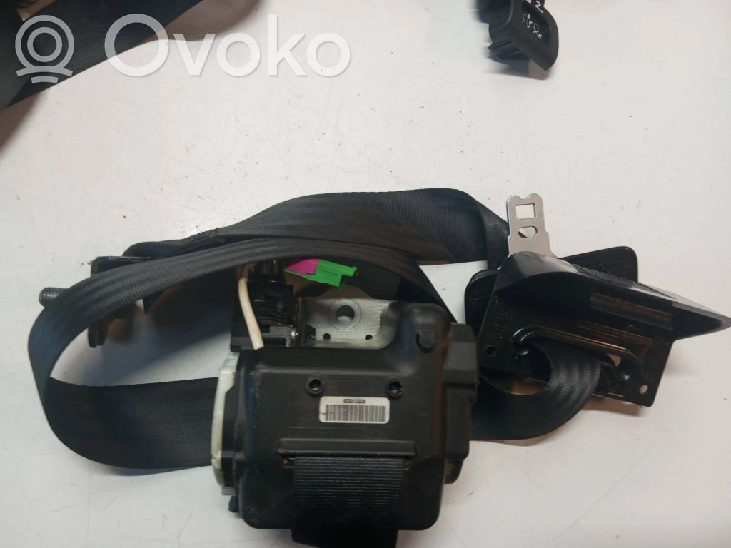 Volvo XC60 Pas bezpieczeństwa fotela tylnego środkowego 