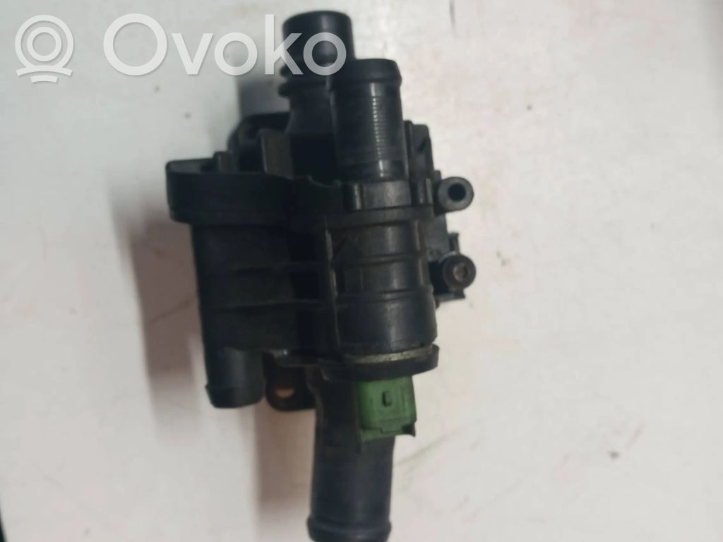 Volvo V50 Termostat / Obudowa termostatu 