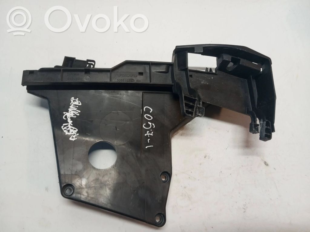 Volvo V70 Priekšpusē turētājs / kronšteins ārējam atvēršanas rokturim 
