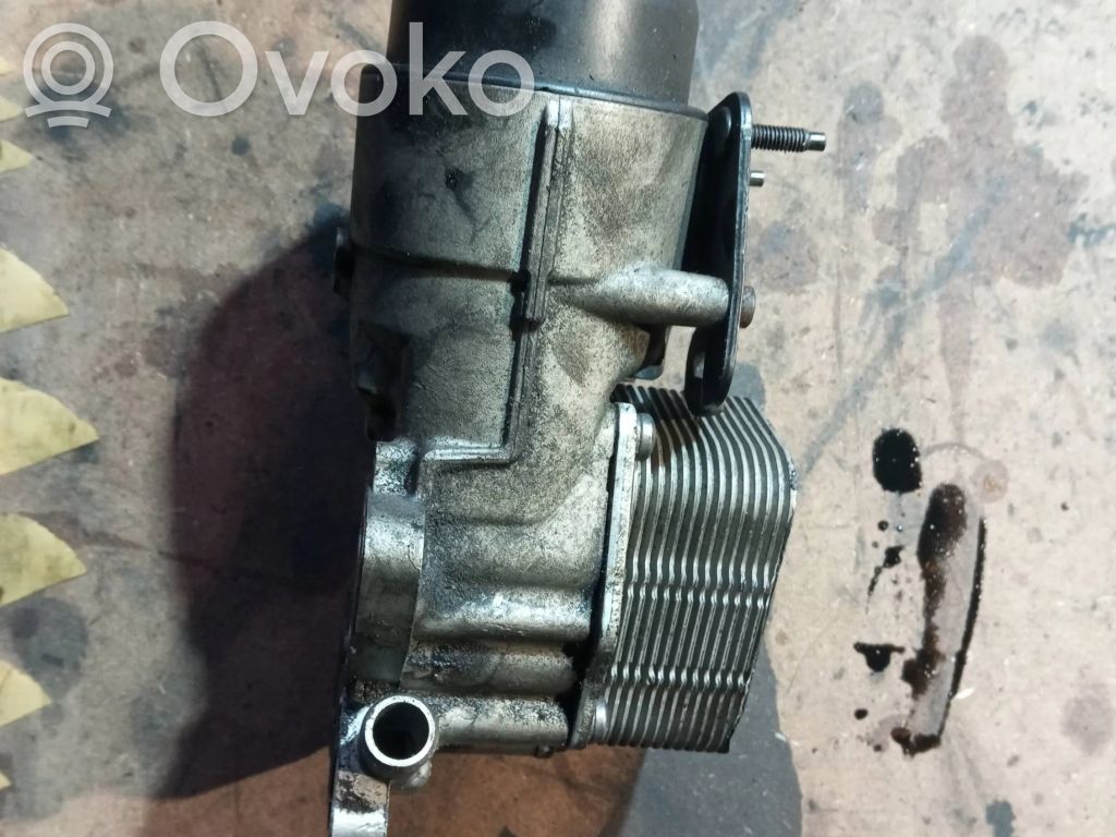Volvo V60 Oil filter mounting bracket 