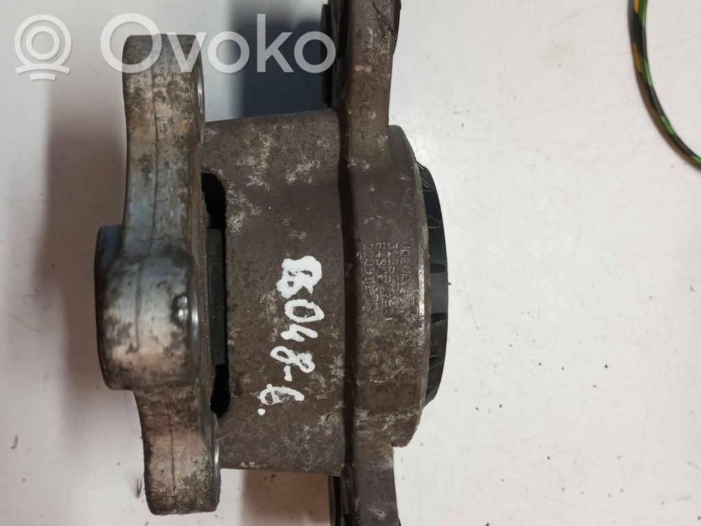 Volvo S80 Engine mount bracket 