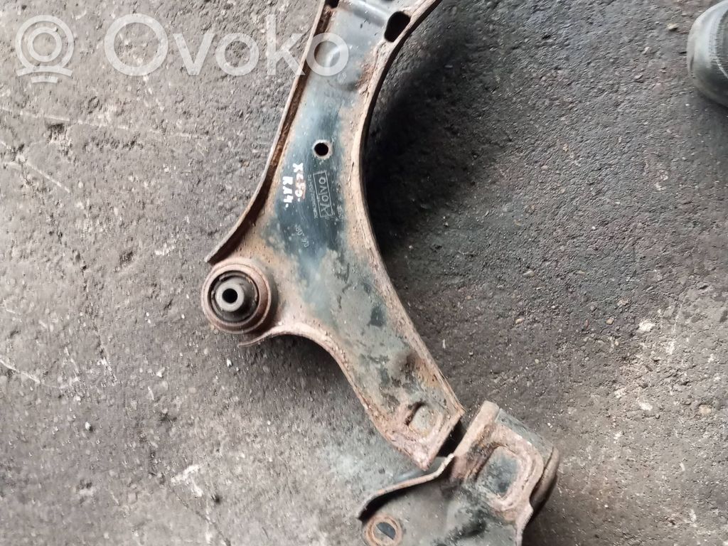 Volvo XC70 Front lower control arm/wishbone 