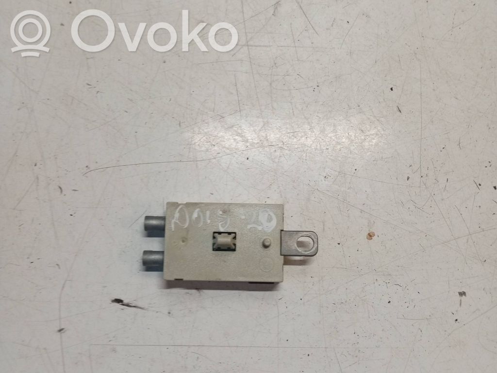 Volvo S60 Antenos stiprintuvas 