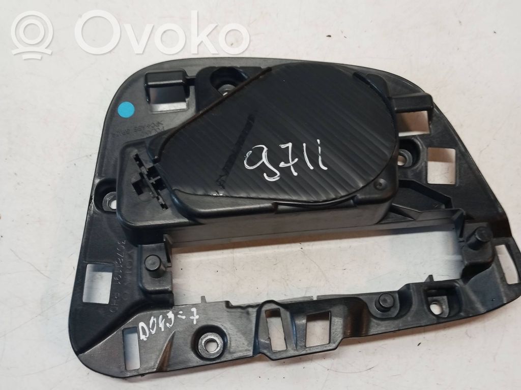 Volvo XC60 Dash center speaker frame 