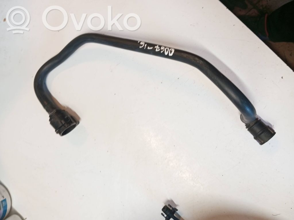 Volvo V60 Engine coolant pipe/hose 