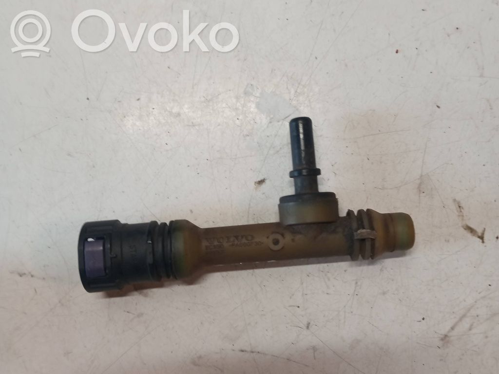 Volvo S60 Engine coolant pipe/hose 
