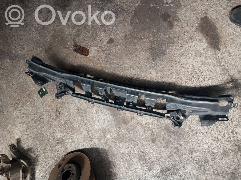 Volvo V40 Belka zderzaka przedniego 
