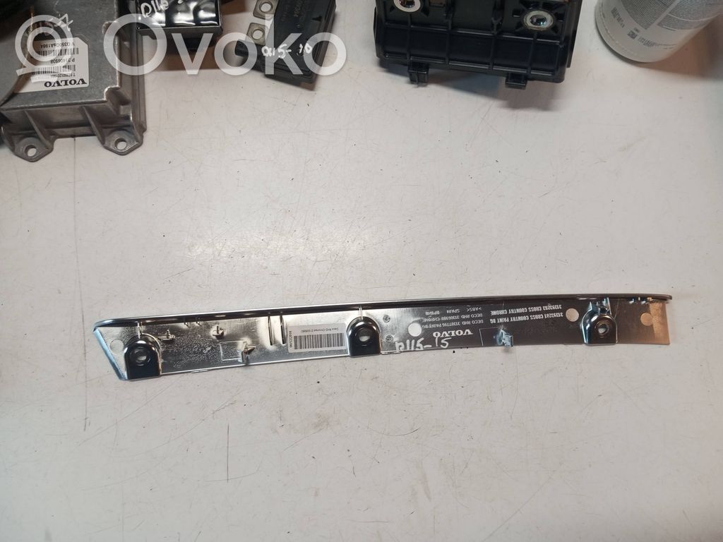 Volvo V40 Ramka schowka deski rozdzielczej 