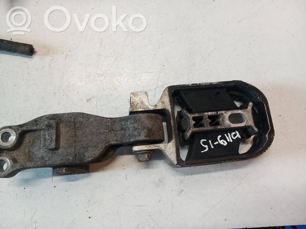 Volvo V40 Engine mount bracket 