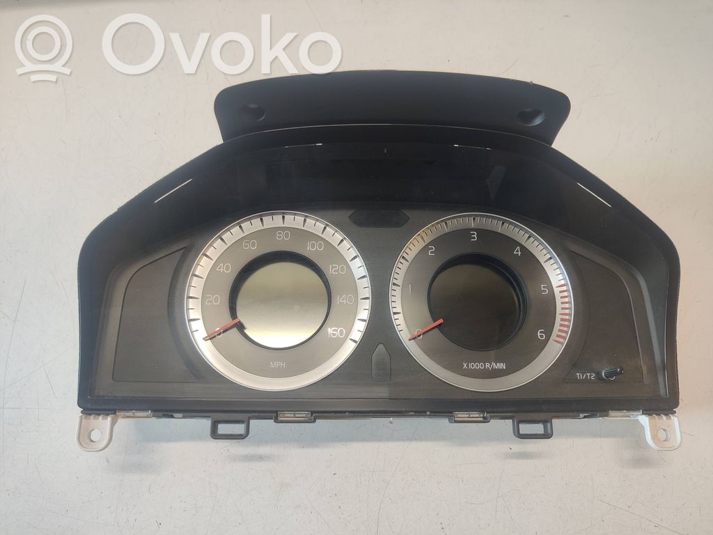 Volvo V70 Speedometer (instrument cluster) 