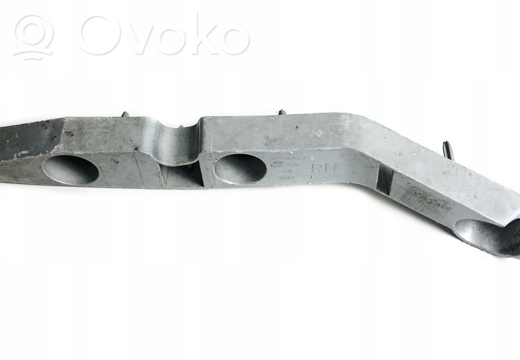 Ford Focus Galinis laikiklis bamperio 