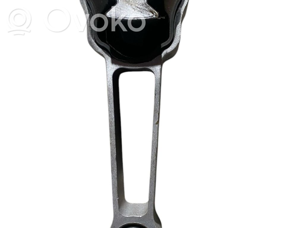 Engine mount bracket